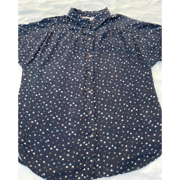 Women's Floral Print Short Sleeve Button-Down Camp Shirt - Picture 6 of 11